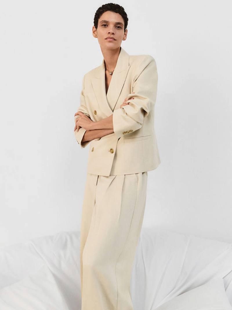 Essentials World Woman Weekend